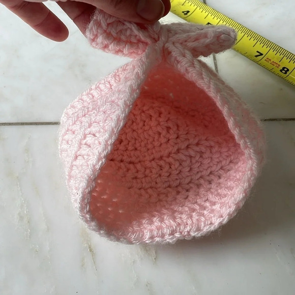 Handmade knit pink baby hat with bow - Picture 3 of 4